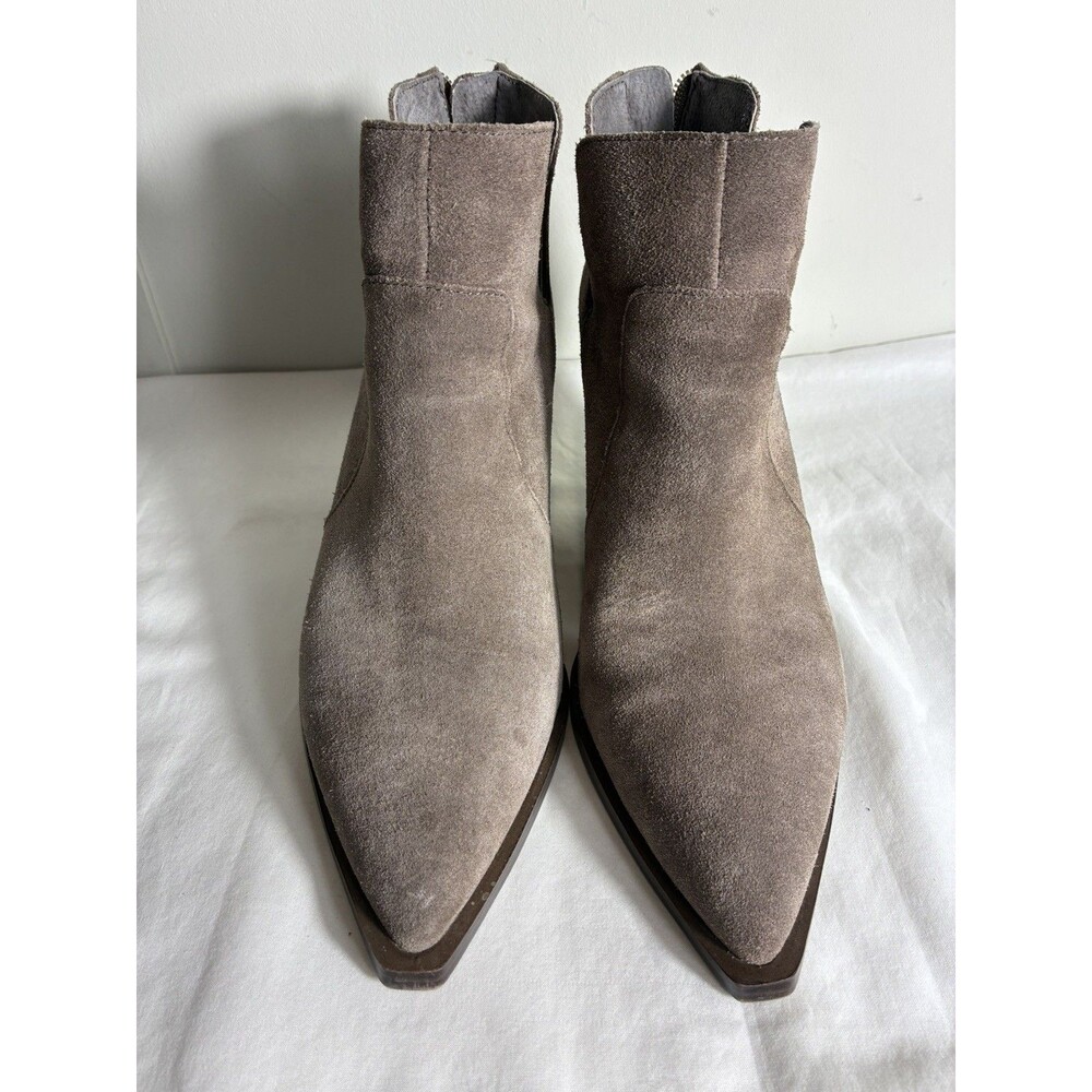 Vince Camuto Womens Booties Sz 8M VC-GWELONA Tan Suede pointed toe back zipper